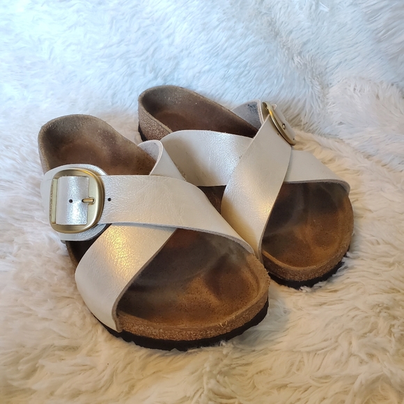gold buckle birkenstocks